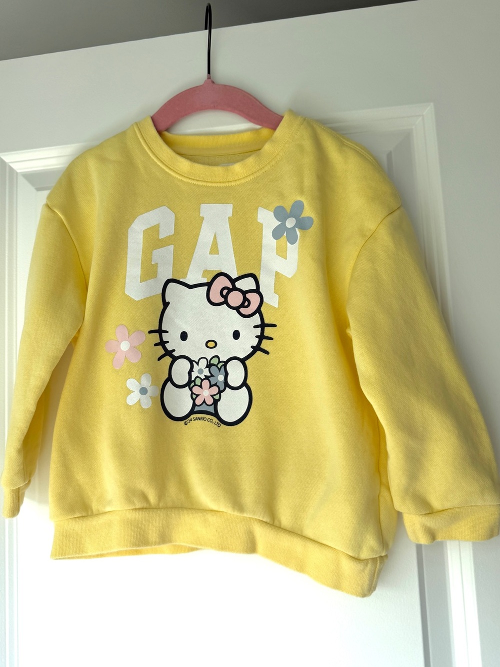 GAP x Hello Kitty Yellow Girls' Toddler Sweatshirt 4T